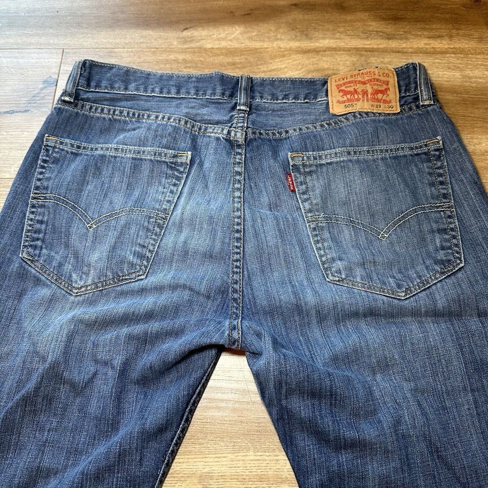 Levis 505 Jeans Mens 33X30 Blue Regular Fit Straight Leg Red Tab Med Wash Denim - Picture 6 of 11